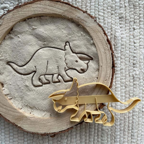 photos4_0015_Background_0004_IMG_8291 Triceratops – wykrojnik