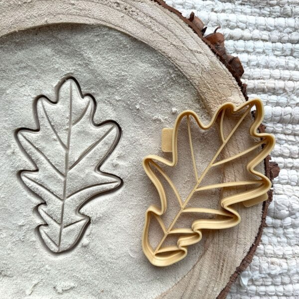 Liść dębu szypułkowego – wykrojnik